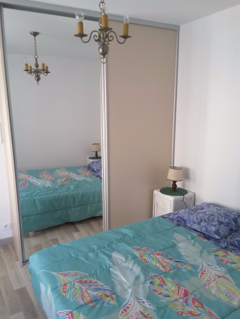 RDC chambre lit double 140cm avec dressing